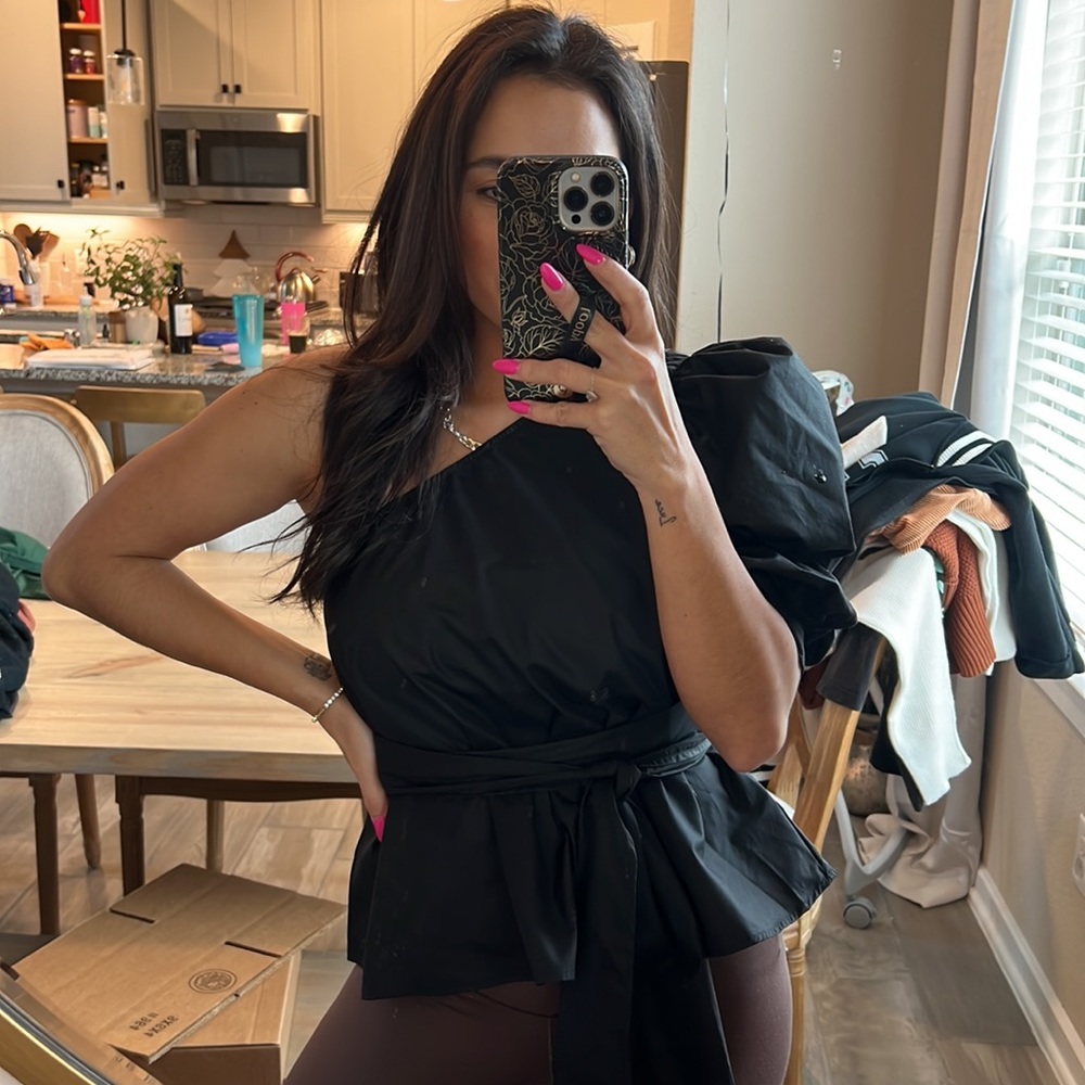 Black one sleeve blouse